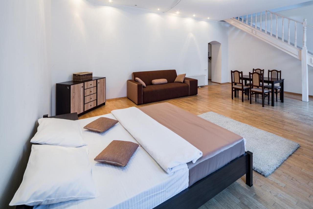 Ferienwohnung Romari Два Поверхи Lemberg Exterior foto