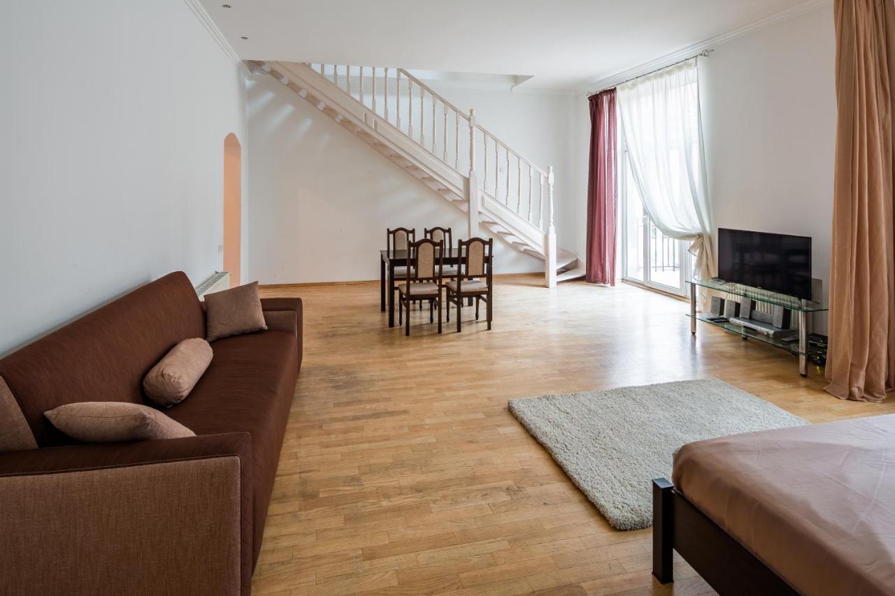 Ferienwohnung Romari Два Поверхи Lemberg Exterior foto
