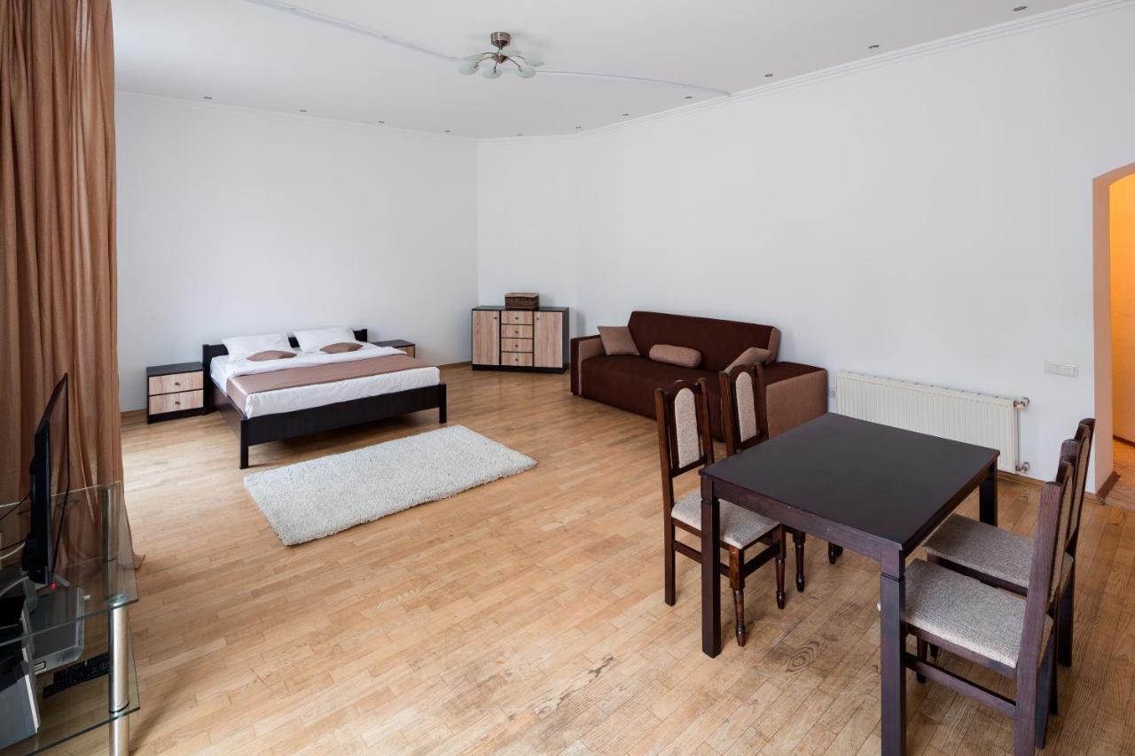 Ferienwohnung Romari Два Поверхи Lemberg Exterior foto